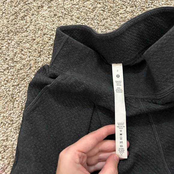 Lululemon Can You Feel The Pleat Crop
Dark Gray Women's Size 2 Pants Yoga Causal - Picture 8 of 9